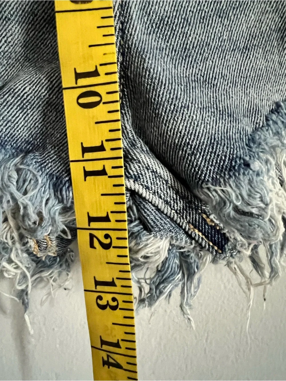 Abercrombie & Fitch High Rise Distressed Raw Hem Denim Shorts NWT Sz27